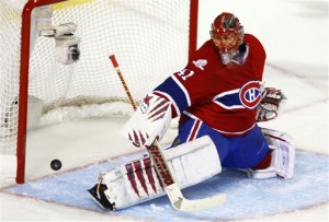 Canadiens trade goalie Halak to Blues  