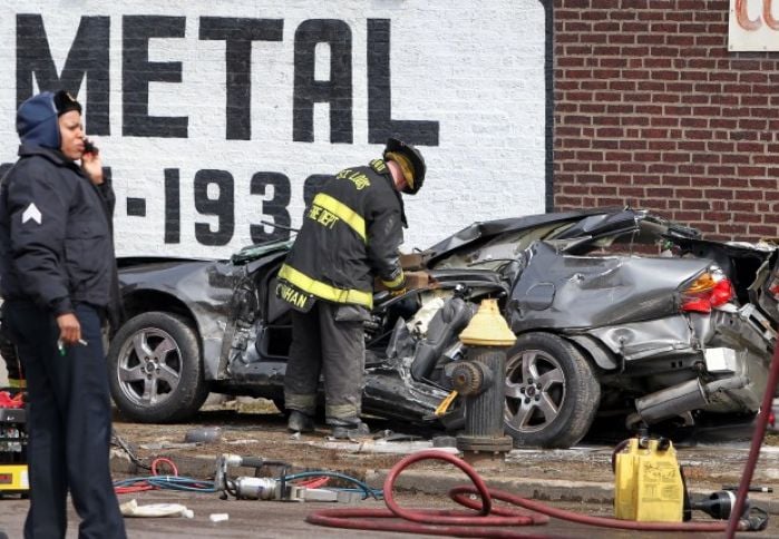 One driver killed in St. Louis car crash, other driver arrested : News