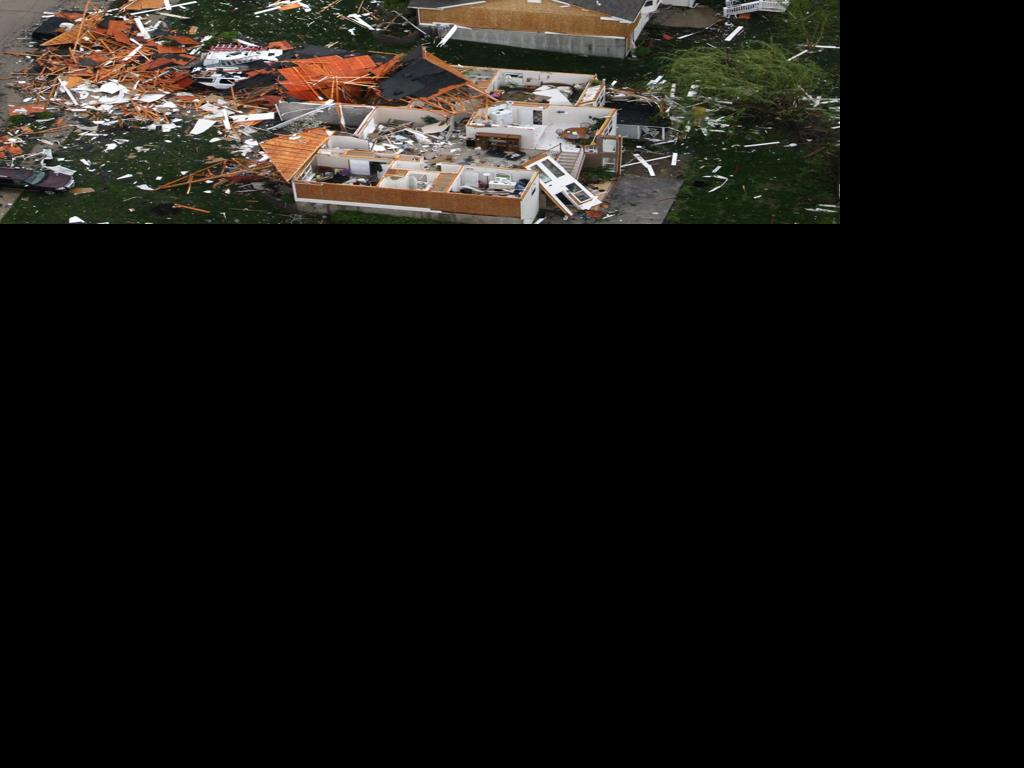 Tornado confirmed; 2,700 buildings in St. Louis County with serious damage Metro