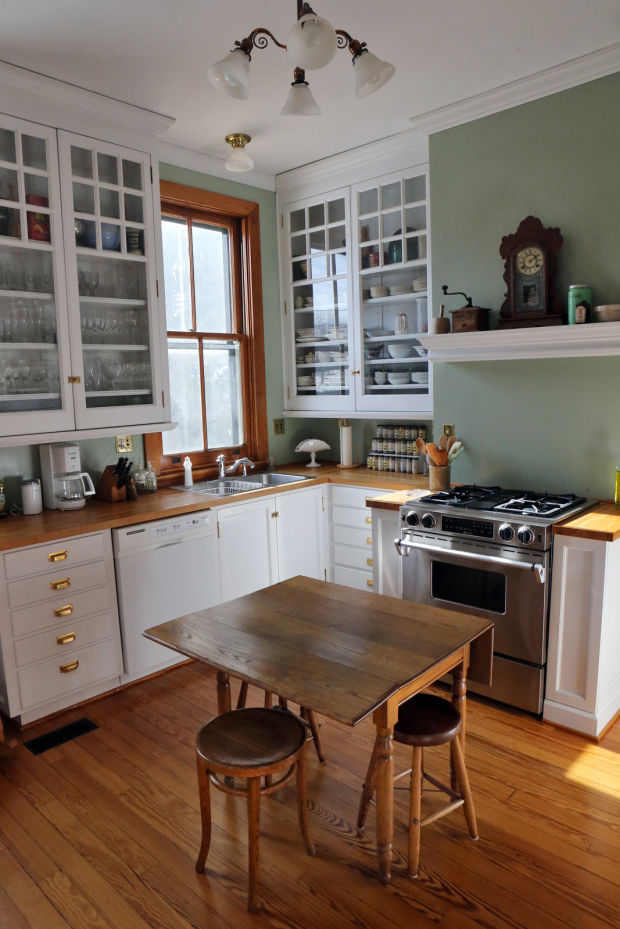 Home kitchens, Historic kitchen, Vintage kitchen