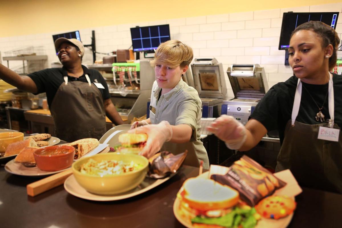 Panera expanding delivery to more than 200 restaurants in 2016 | Business | www.speedy25.com