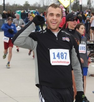 Runner critically injured after he's hit by car in Maryland Heights