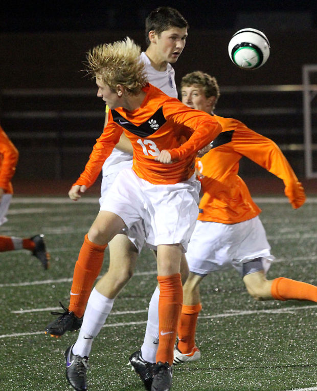 Soccer title got ball rolling to Edwardsville's remarkable year : Stlhss