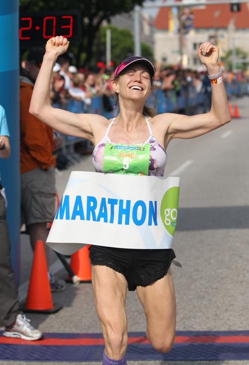 12th Annual G0! St. Louis Marathon- runner crawls to finish half-marathon | Multimedia ...