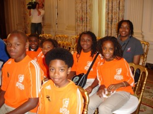 America SCORES kids tour the White House, meet Obamas