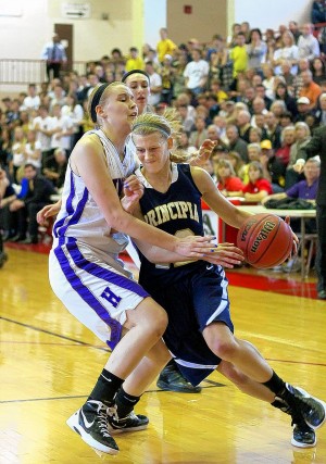 Gilman scores 30, but Hallsville is too tall, too much for Princ