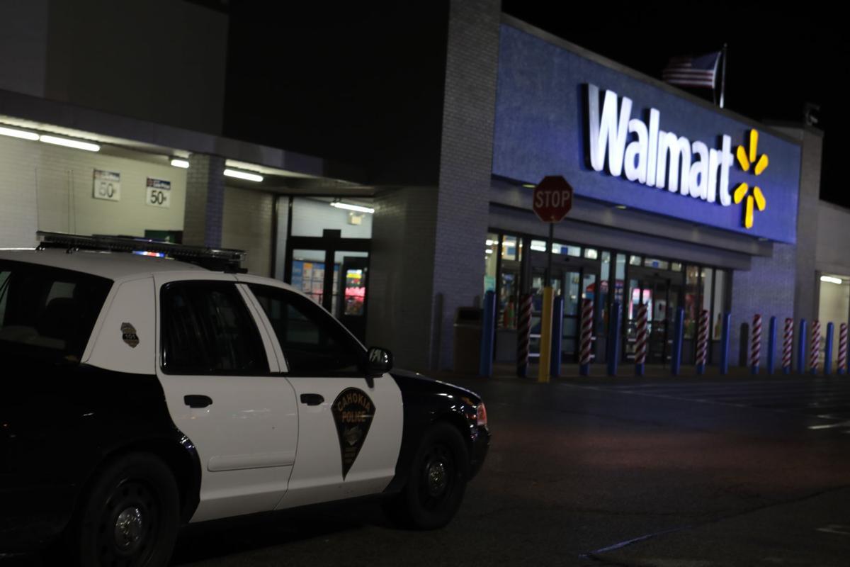 Man dies fleeing police at Cahokia Walmart