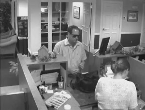 Man robs Troy, Mo. bank this morning