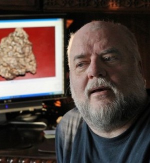 Stolen meteorite lands in Fenton collector's lap, is returned  