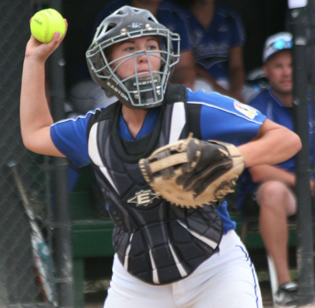 Softball catchers battle heat to play game they love Stlhss
