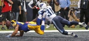 Rams' Kendricks suffers broken finger, may be sidelined