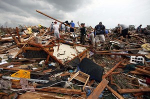 Video: Reporter cries over tornado destruction