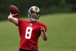 Bradford does surprise throwing during Rams' drill