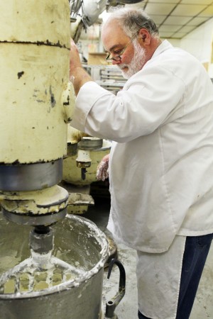 Longtime baker shares vintage cake recipes  