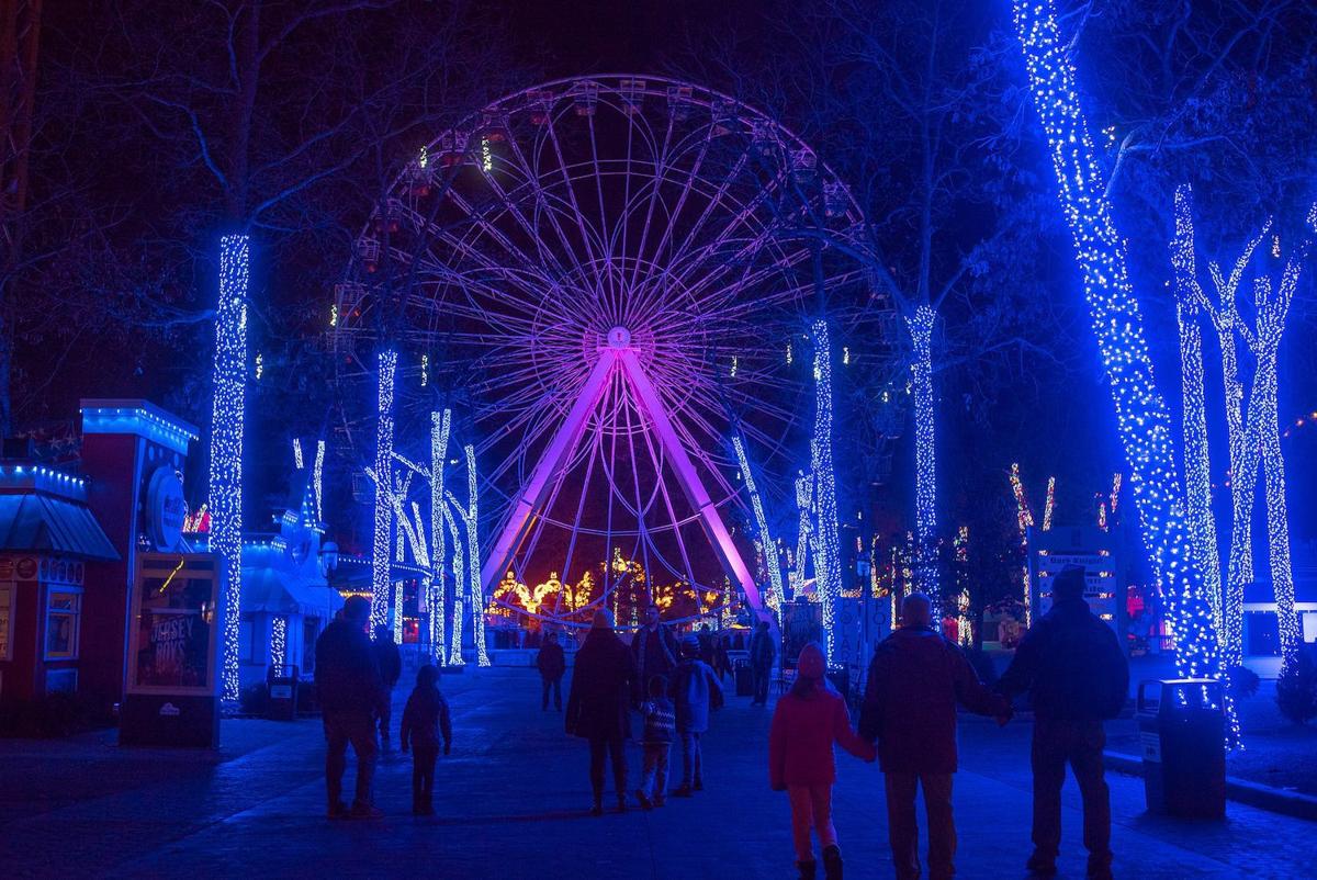 Kiss and tell: Six Flags St. Louis needs couples to set record for kissing under the mistletoe ...