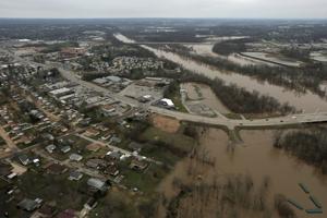 Latest flood news: I-44 expected to close, Arnold preparing for evacuations