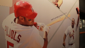 Cardinals fans offer mixed reaction to Pujols leaving