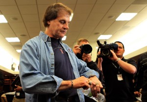 Cardinals' Tony La Russa to return for 16th season