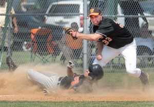 Waterloo fends off Mount Vernon rally to capture Centralia Secti