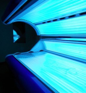 Missouri lawmakers weigh indoor tanning restriction  