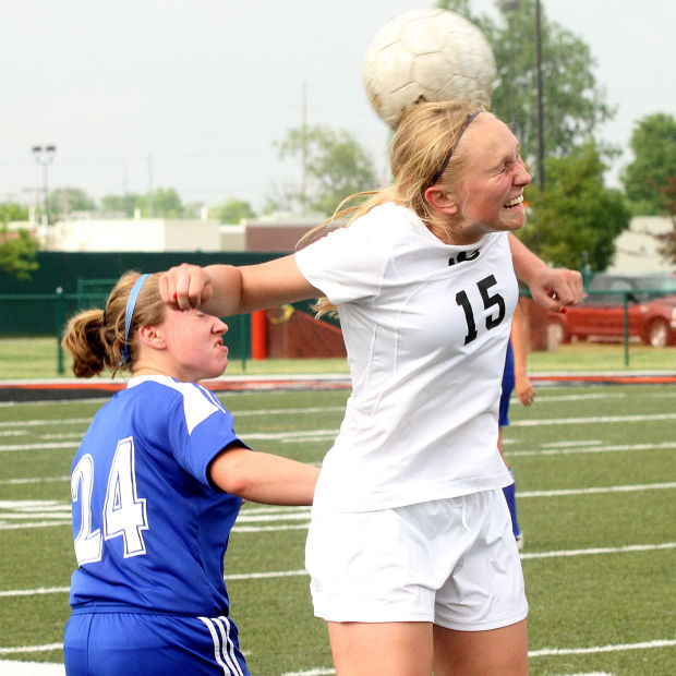Edwardsville sets the tone in 40 victory over Quincy Stlhss