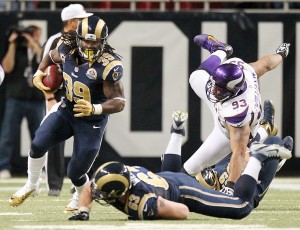 Peterson crushes Rams' playoff hopes