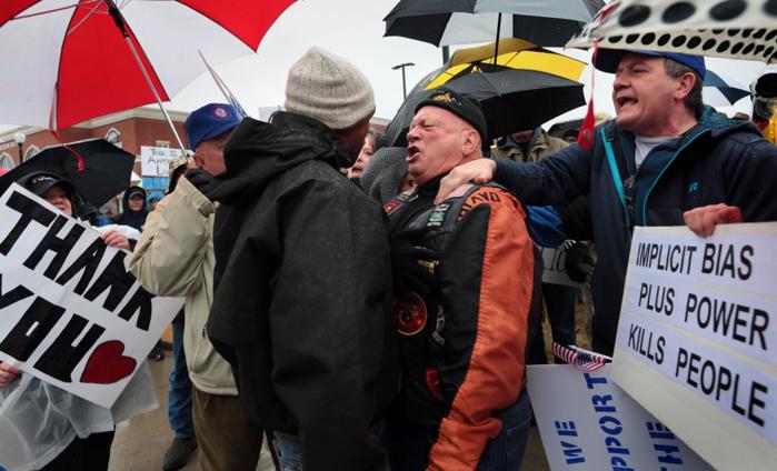 Police supporters rally in front of Ferguson Police Department - STLtoday.com