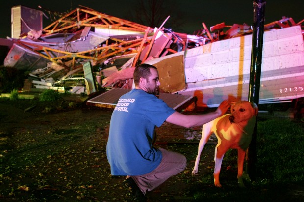 Tornado confirmed; 2,700 buildings in St. Louis County with serious damage | Metro | 0