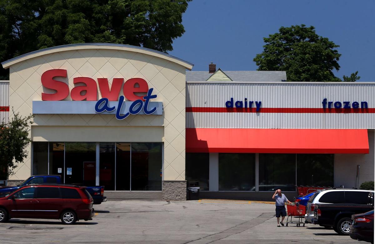 Save A Lot in Overland