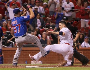 Highlights: Yadi shines at plate on bases