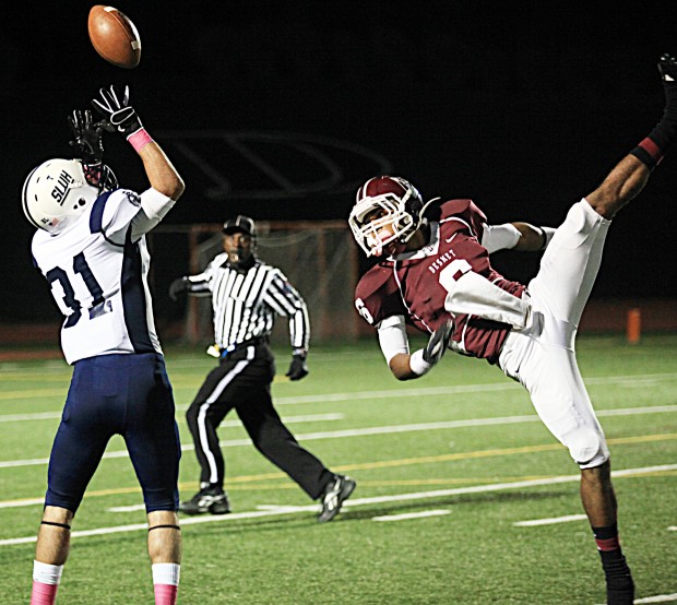 McDonagh tosses 5 TD passes, rallies SLUH for OT win against DeSmet