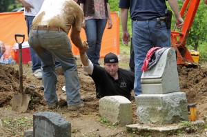 Video: Slain girl's remains recovered, after 30 years