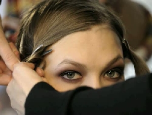 Video: Karlie Kloss at Isaac Mizrahi