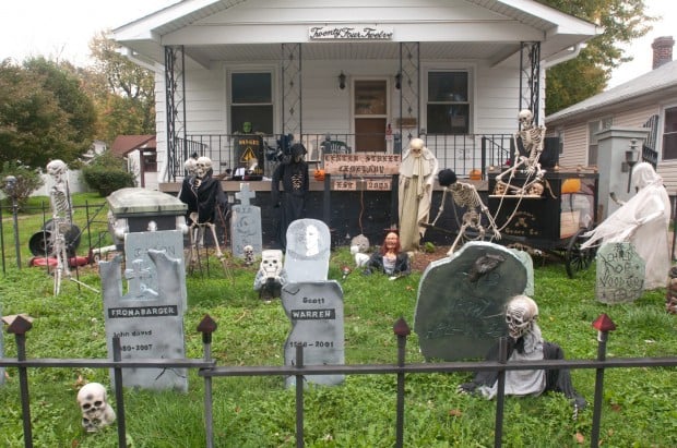 Halloween lover celebrates 20th anniversary of haunted garage