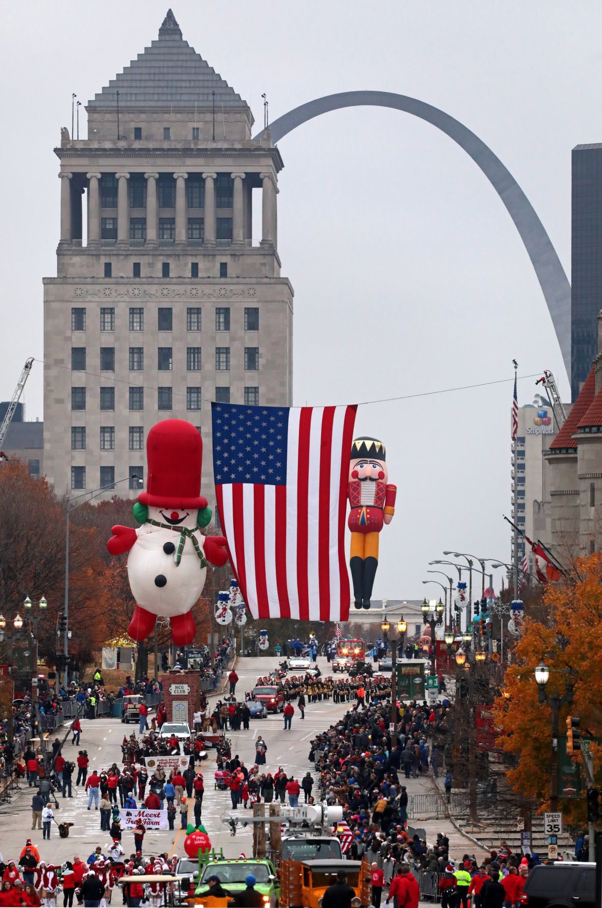 Thanksgiving Day parade in St. Louis | Metro | www.semashow.com