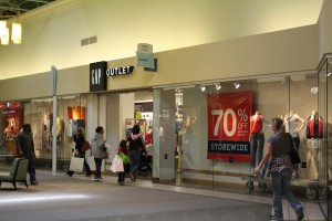 Mallwide savings at St. Louis Outlet Mall during Memorial weekend