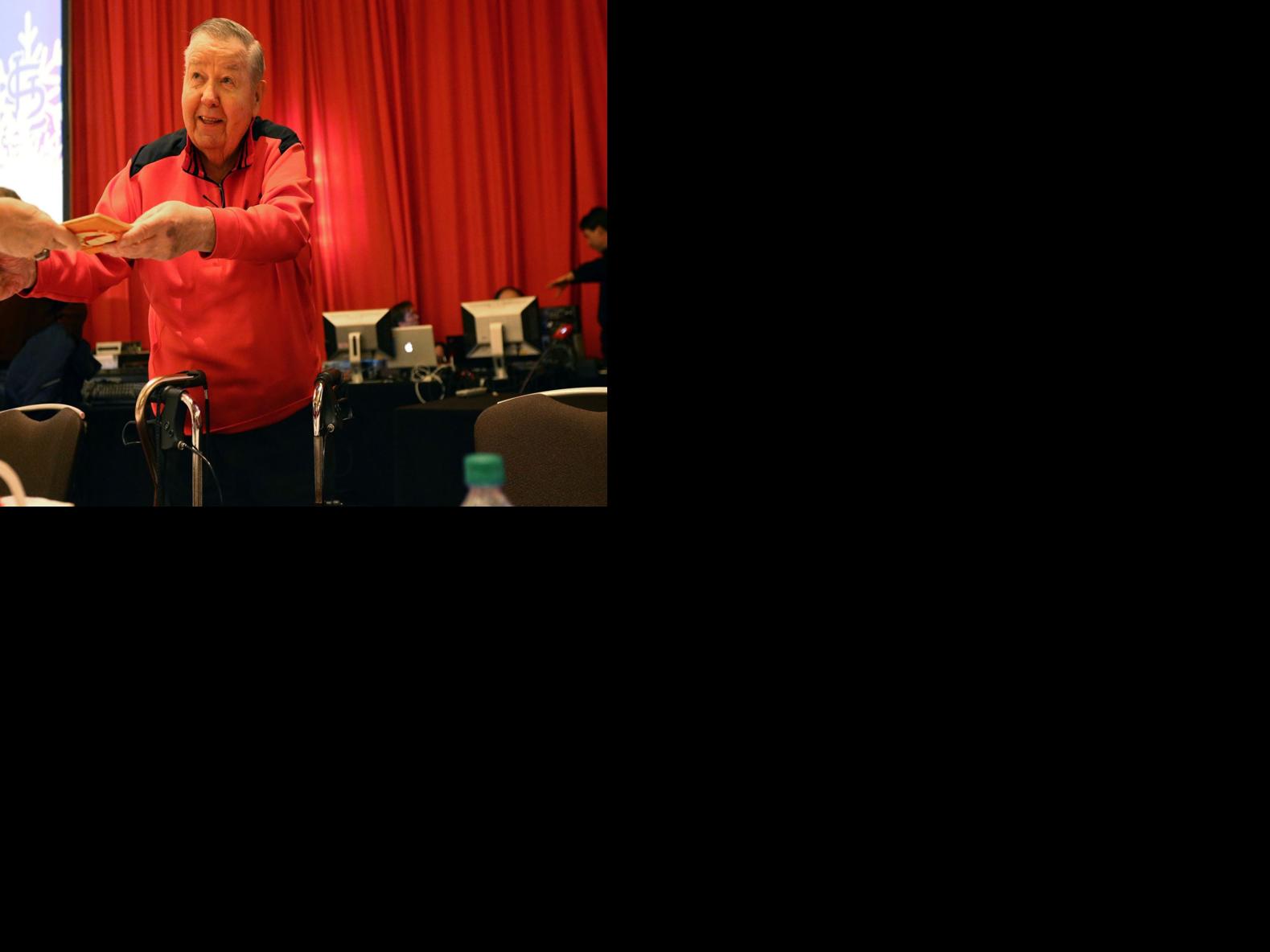 Sportscaster Jay Randolph being lauded for broadcast