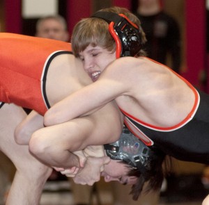 Edwardsville comes up short against Minooka in Class 3A sectional dual