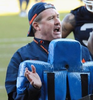 Illini interim coach Vic Koenning
