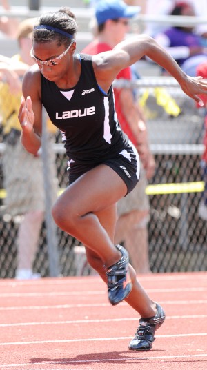 Ladue's gamble pays off as Todd escapes loaded open 1,600 sectio