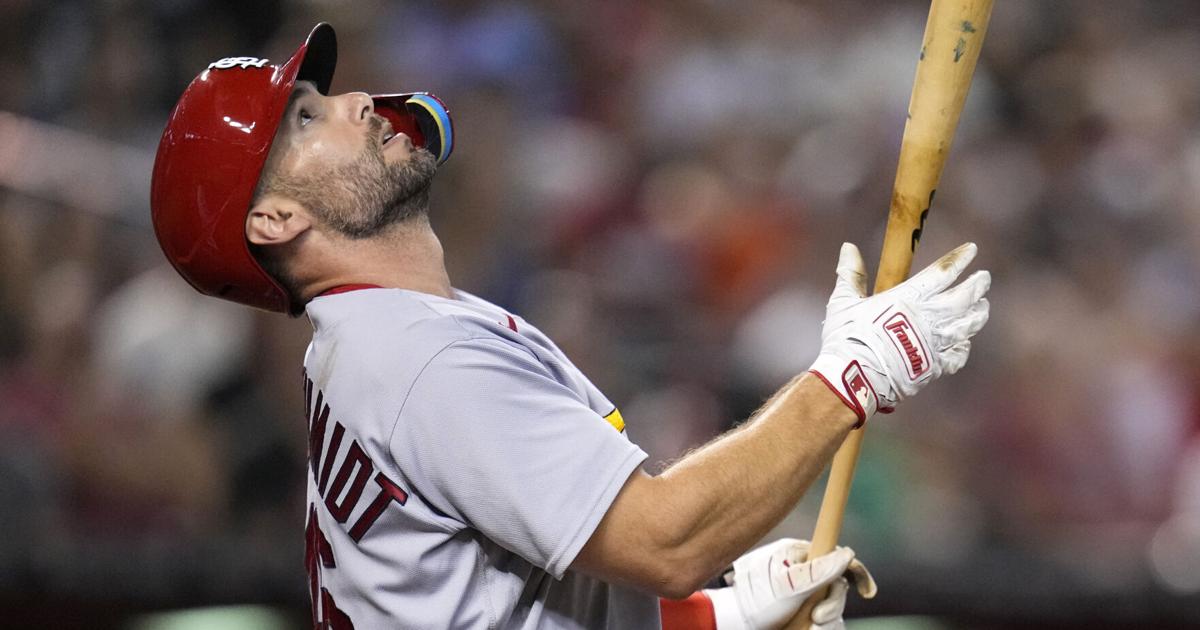 Adam Wainwright’s 199th win slips away from Cardinals bullpen, but late rally means victory