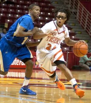 Bloom takes charge early, holds off Edwardsville to grab final-four berth