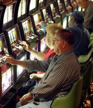 Slots at Illinois horse tracks? Casinos hope not