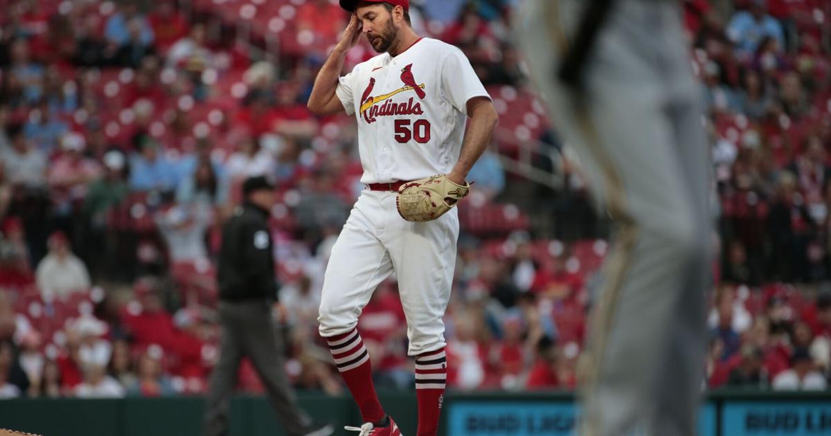 Brewers touch up Wainwright as Cardinals fall 4-3