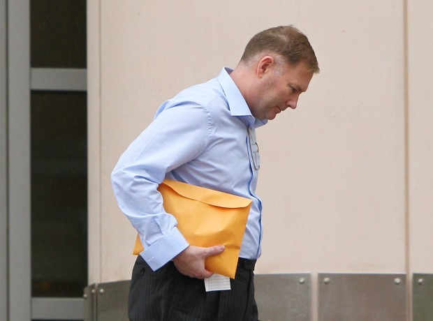 Dunard Morris leaves the courthouse