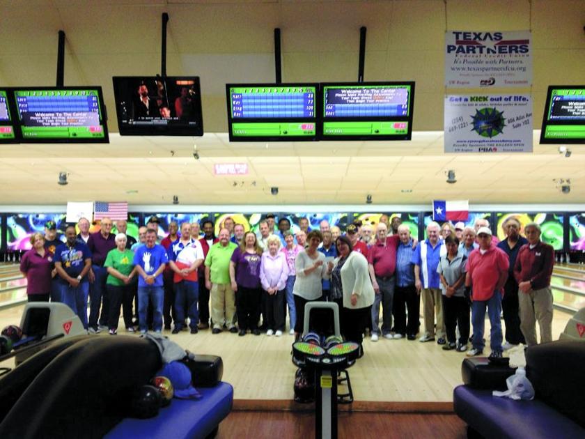 What are the duties of a bowling league secretary?