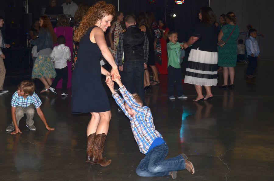 Leading lady: Group holds mother, son dance in Temple - Temple Daily Telegram