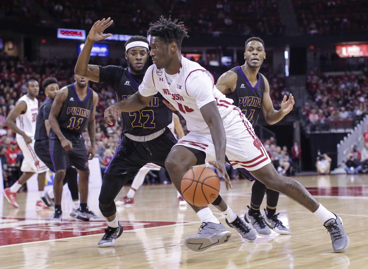 College basketball Hayes has 17, Wisconsin rolls over No. 16 Prairie
