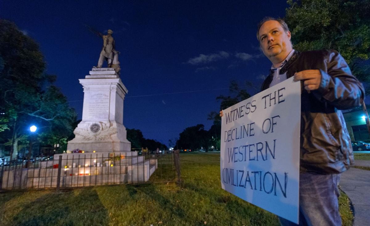NO.monuments.042417.003.JPG