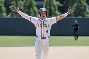 LSU baseball score vs. North Carolina: Live updates from Chapel Hill regional, NCAA tourney